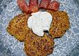 K&uuml;rbisr&ouml;sti mit R&auml;ucherlachs und Dip