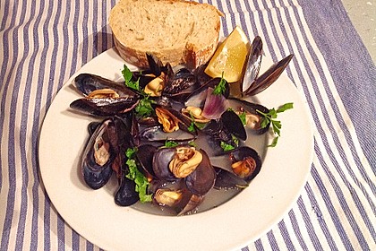 Miesmuscheln in pikantem Gemüsesud 7