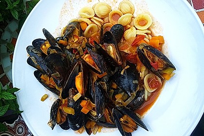 Miesmuscheln in pikantem Gemüsesud 2