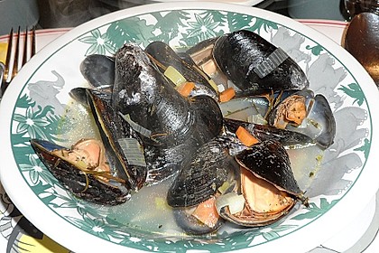 Miesmuscheln in pikantem Gemüsesud 12