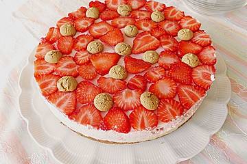 Erdbeer - Amarettini - Torte