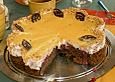 Nusskuchen mit Kirschen und Eierlik&ouml;r - Sahne