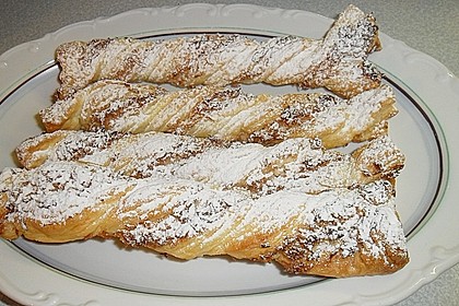 Bl&auml;tterteig - Kokosstangerl 1