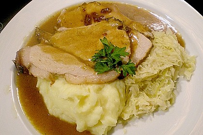 Krustenbraten vom Schwein mit Kartoffelp&uuml;ree und Karamellsauerkraut 5