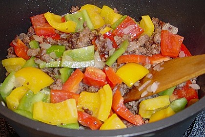 Gemüsetopf mit Paprika, Hackfleisch, Zucchini und Pilzen 19