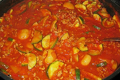 Gemüsetopf mit Paprika, Hackfleisch, Zucchini und Pilzen 5