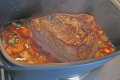 Bayrischer Krustenbraten mit leckerer So&szlig;e 1