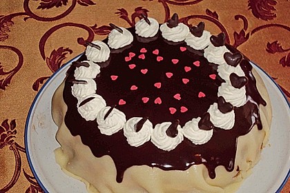 Bananen - Schokoladen - Torte mit Marzipandecke 6