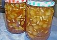 Amarettogelee mit Marzipan und Pinienkernen