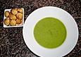 Erbsensuppe mit K&auml;seb&auml;llchen