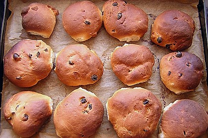 Rosinenbrötchen 8