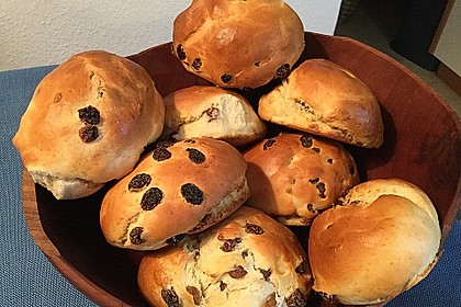 Rosinenbrötchen 12