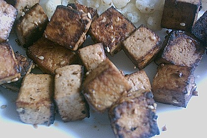 Gebratene Tofuw&uuml;rfel