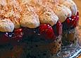 Zimt - Sahnetorte mit Honigkirschen