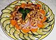 Gurkensalat mit Erdn&uuml;ssen