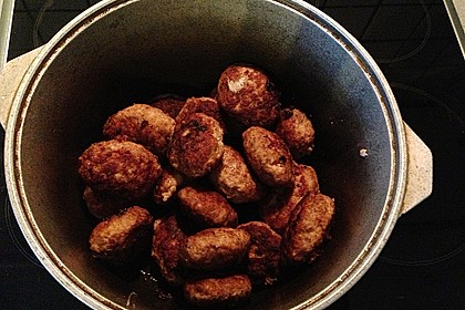 Fleischpflanzerl oder Frikadellen 7