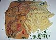 Schweinefilet mit Tomaten - Kr&auml;utersauce und Penne