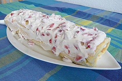 Erdbeer - Biskuit - Rolle 6