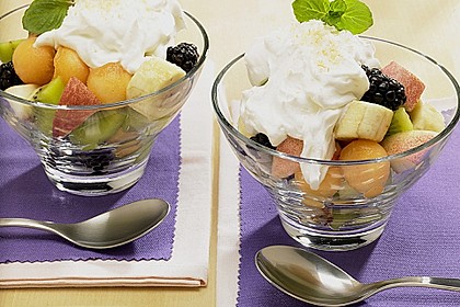Exotischer Obstsalat mit Kokoscreme