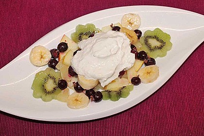 Exotischer Obstsalat mit Kokoscreme 3