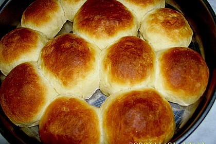 Buchteln mit Vanillasauce 2