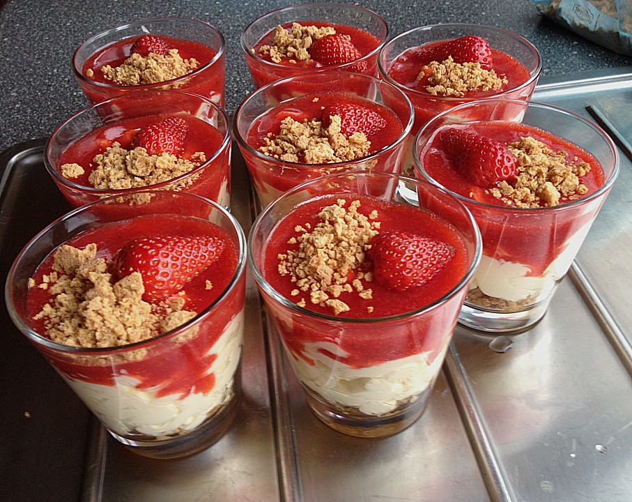 Erdbeer - Trifle (Rezept mit Bild) von RamaCremefine | Chefkoch.de
