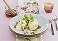 Joghurt - Mousse mit Honig und Waln&uuml;ssen