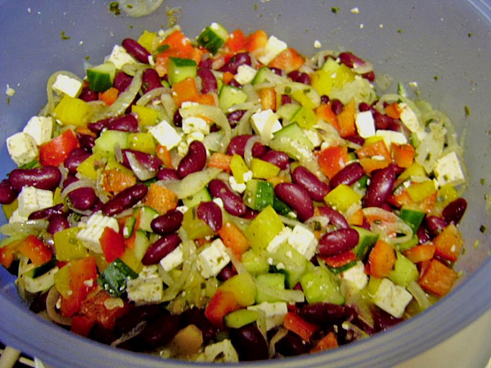 Simpler griechischer Salat für deutsche Grillparties (Rezept mit Bild ...