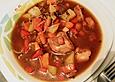 Gem&uuml;sesuppe mit Sprossen und H&auml;hnchenbrust