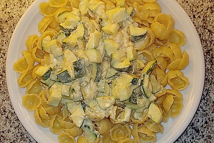 Tagliatelle mit Frischkäse - Zucchini - Sauce 7