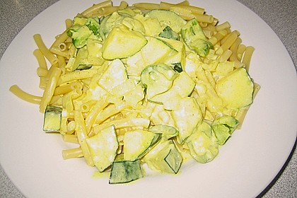Tagliatelle mit Frischkäse - Zucchini - Sauce 9