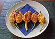 Zucchinibl&uuml;ten, gef&uuml;llt und frittiert