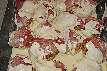 Gef&uuml;llte Champignons mit Schafsk&auml;se - Hackfleisch an K&auml;sesauce 4