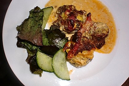 Gef&uuml;llte Champignons mit Schafsk&auml;se - Hackfleisch an K&auml;sesauce 13