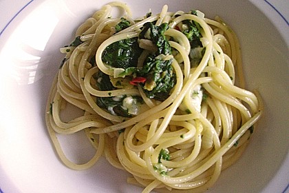 Spaghetti mit Spinat und Schafskäse 4