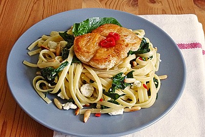 Spaghetti mit Spinat und Schafskäse 1