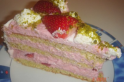 Erdbeer - Pistazien - Torte 2