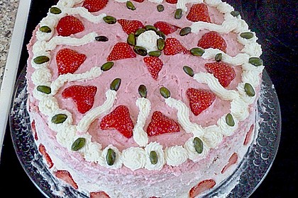 Erdbeer - Pistazien - Torte 4