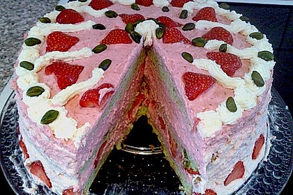 Erdbeer - Pistazien - Torte 6