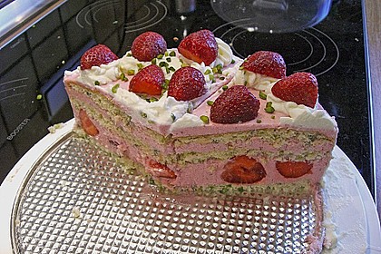 Erdbeer - Pistazien - Torte 10