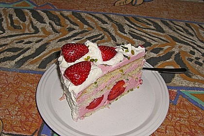 Erdbeer - Pistazien - Torte 11