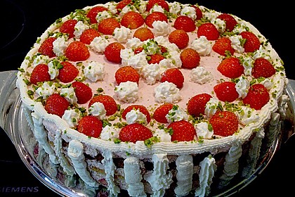 Erdbeer - Pistazien - Torte 12