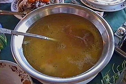 Gefl&uuml;gelsuppe a la Ujhazi