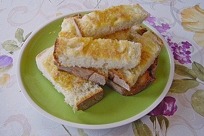 Gr&ouml;stetes Wei&szlig;brot mit Oliven&ouml;l