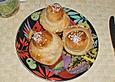 Brioches und Orangenmarmelade
