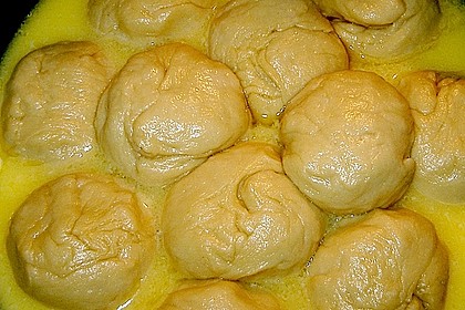 Dampfnudeln im R&ouml;mertopf 10