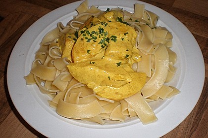 Hühnchen in Pfirsich - Curry - Rahmnudeln 4
