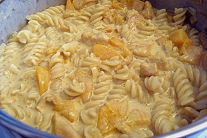 Hühnchen in Pfirsich - Curry - Rahmnudeln 3
