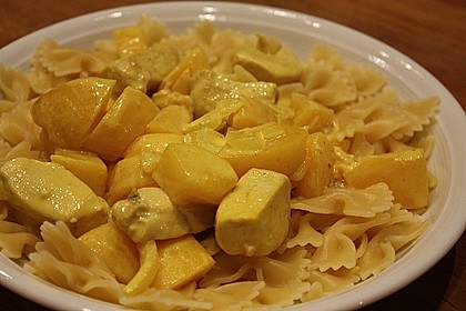 Hühnchen in Pfirsich - Curry - Rahmnudeln 7