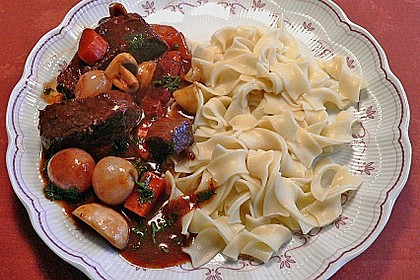 Rindfleisch in Rotwein mit Gemüse 2